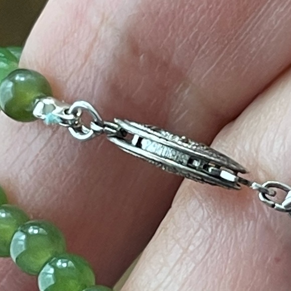 Antique spinach green jade bead silver necklace - Picture 4 of 6